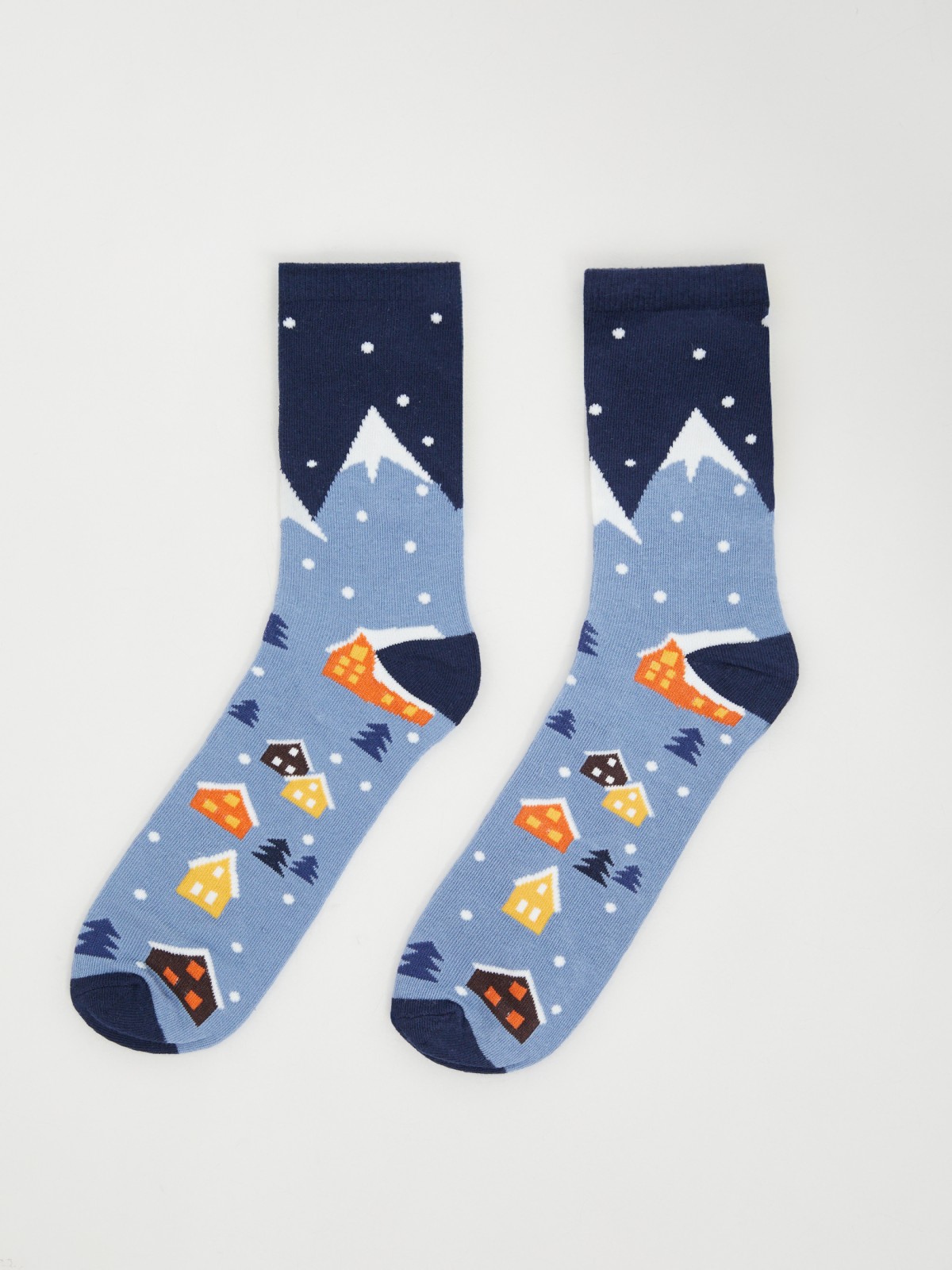 Высокие носки с зимним принтом