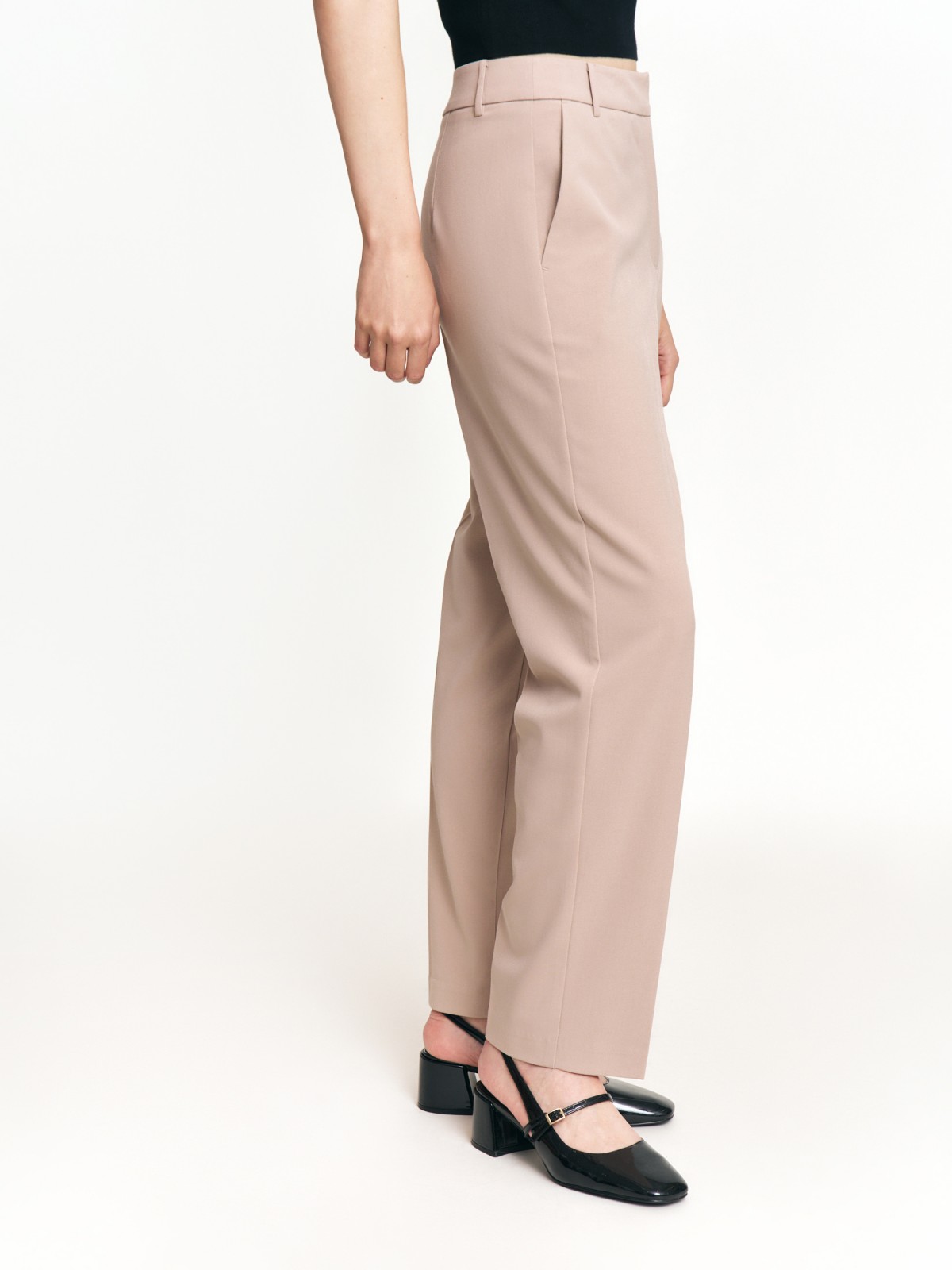 Офисные брюки силуэта Slim