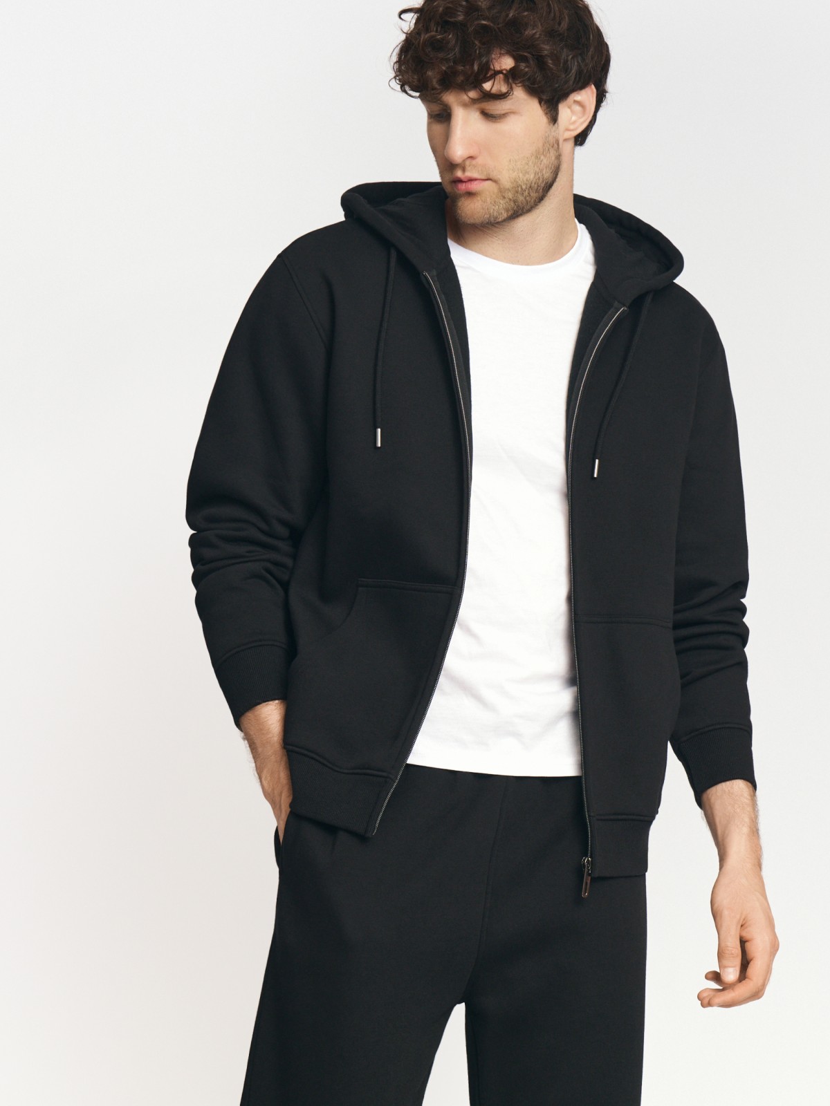 Толстовка на молнии с капюшоном однотонная