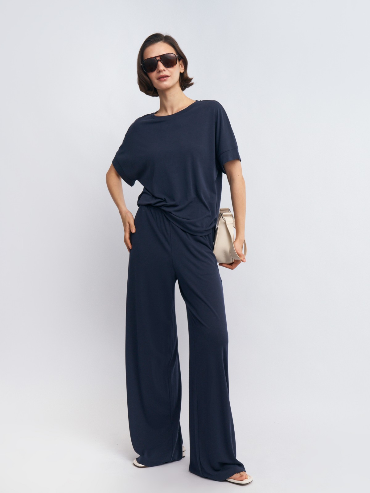 Прямые брюки на резинке 1199₽