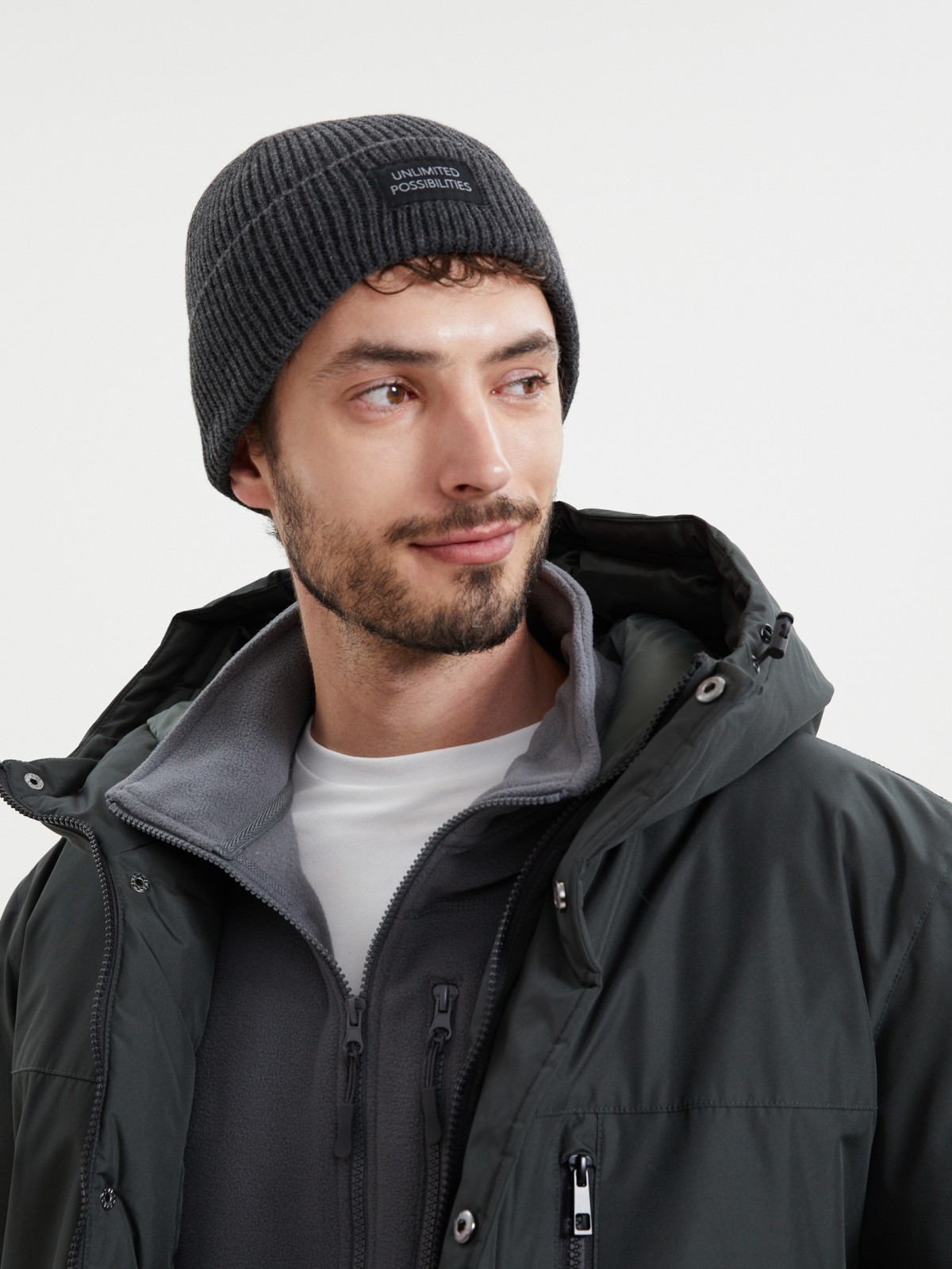 Вязаная шапка-бини