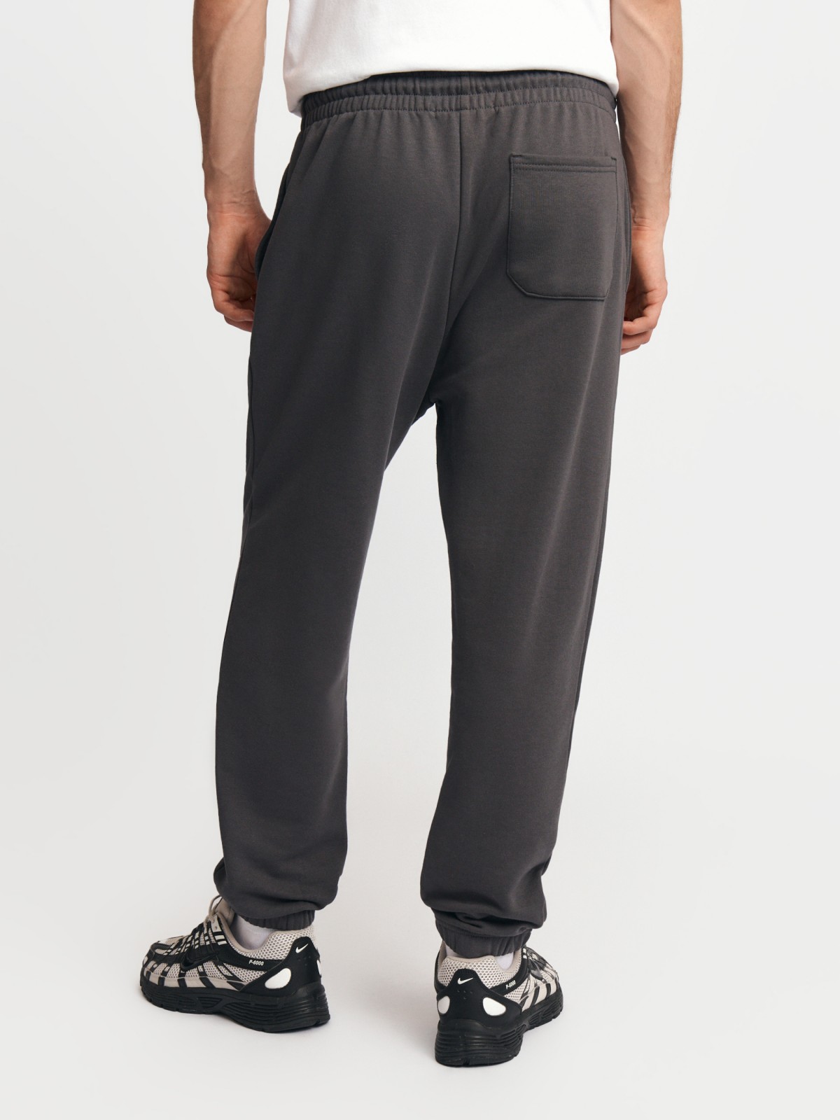 Брюки-джоггеры трикотажные