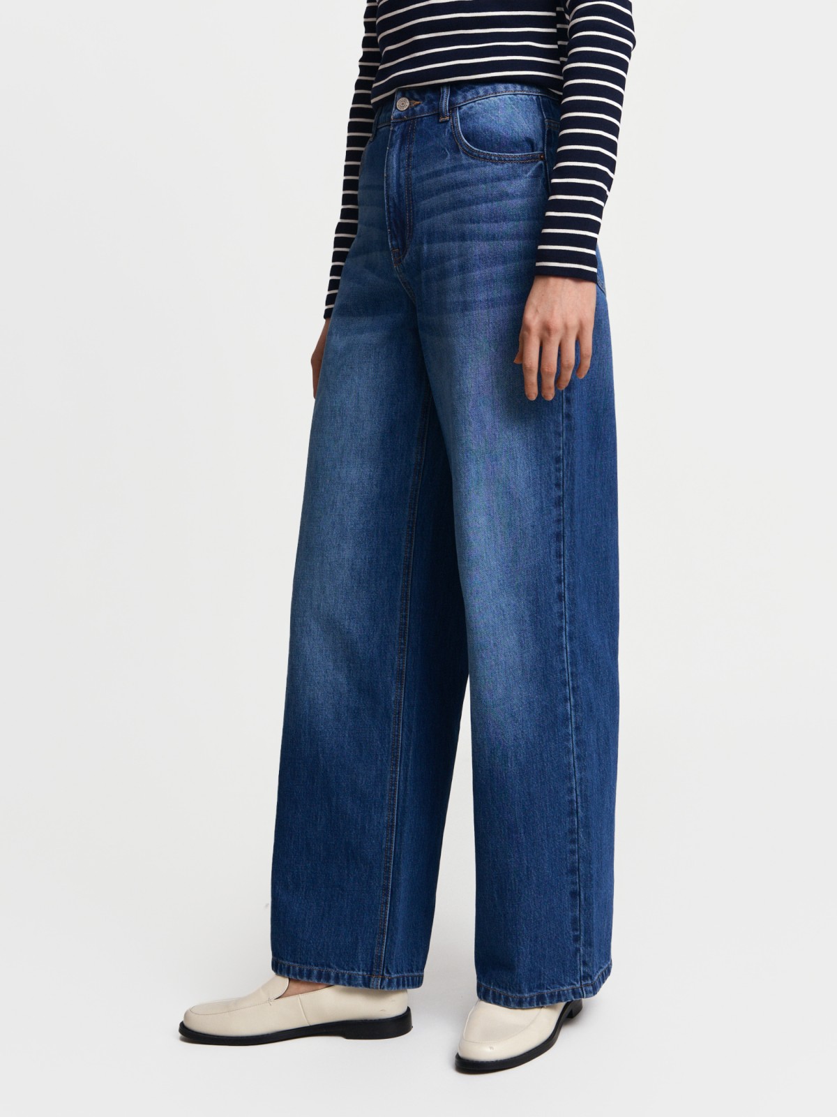 Джинсы силуэта Wide с высокой посадкой