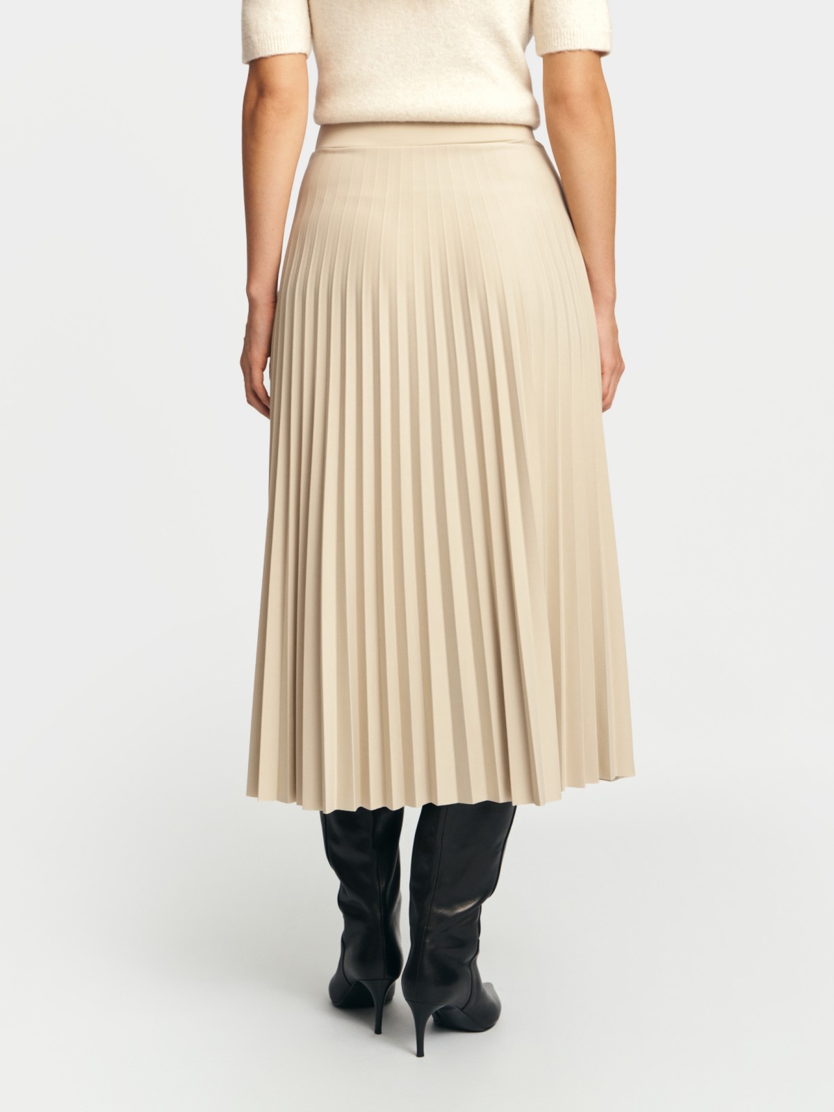 Трикотажная юбка плиссе длины миди на резинке