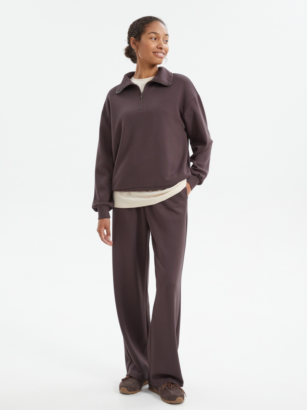 Трикотажные прямые брюки на резинке