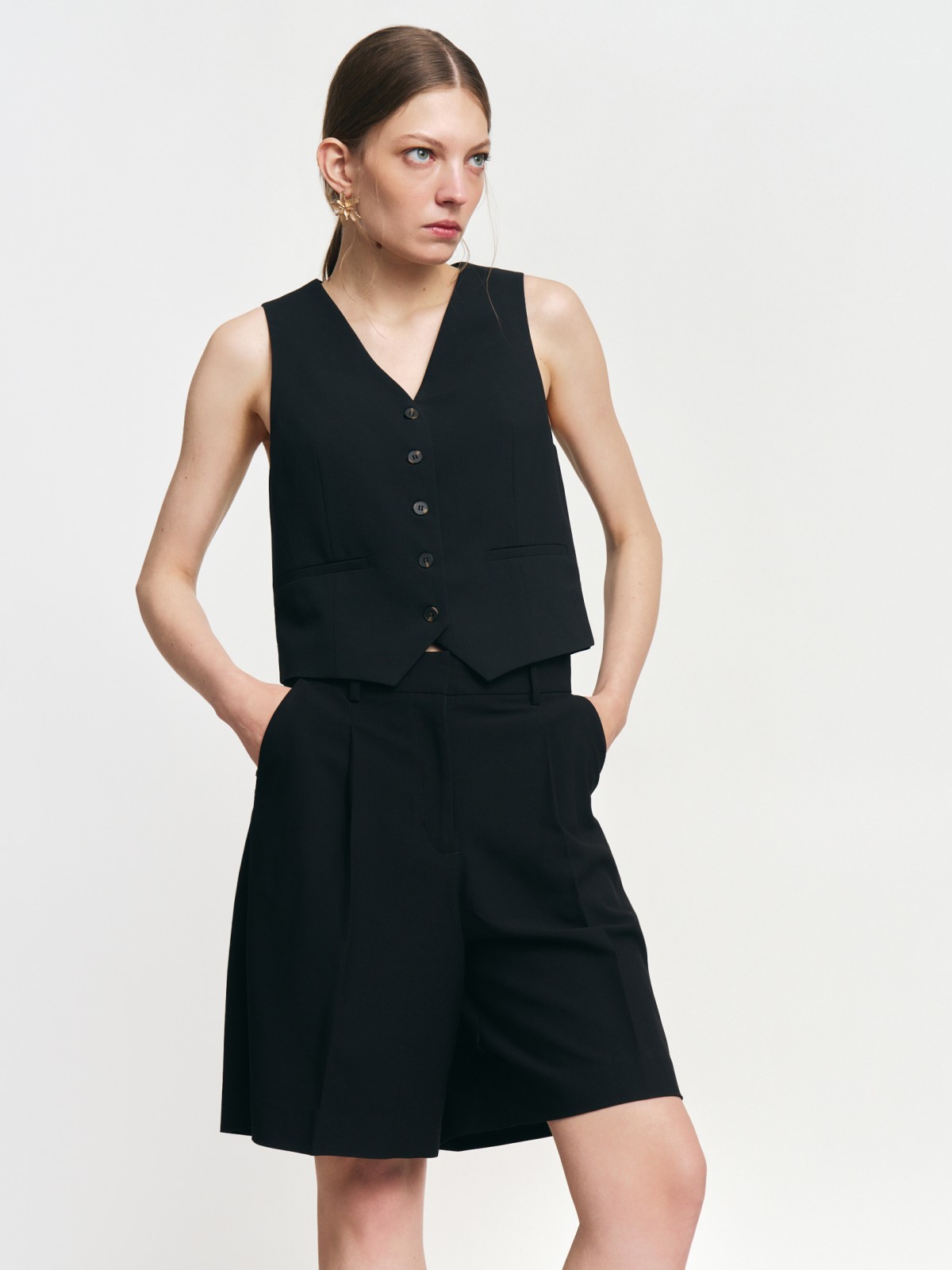 Классический жилет на пуговицах