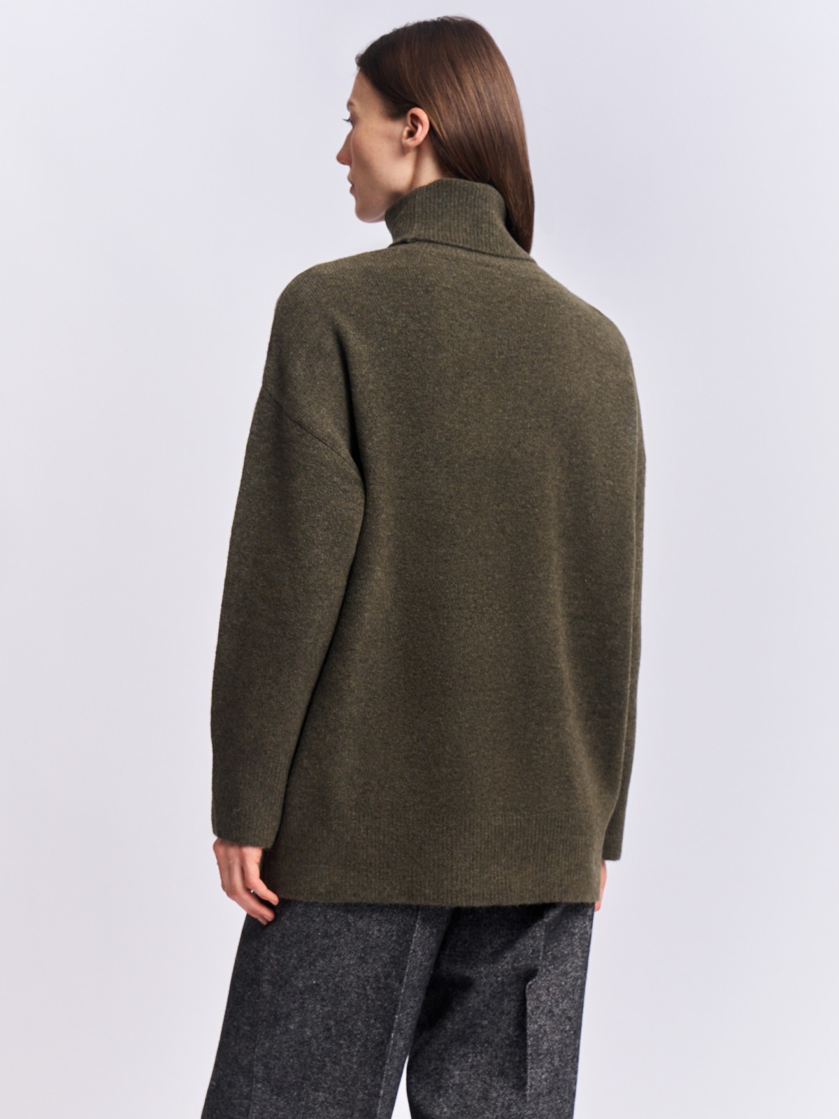 Длинный вязаный свитер с шерстью