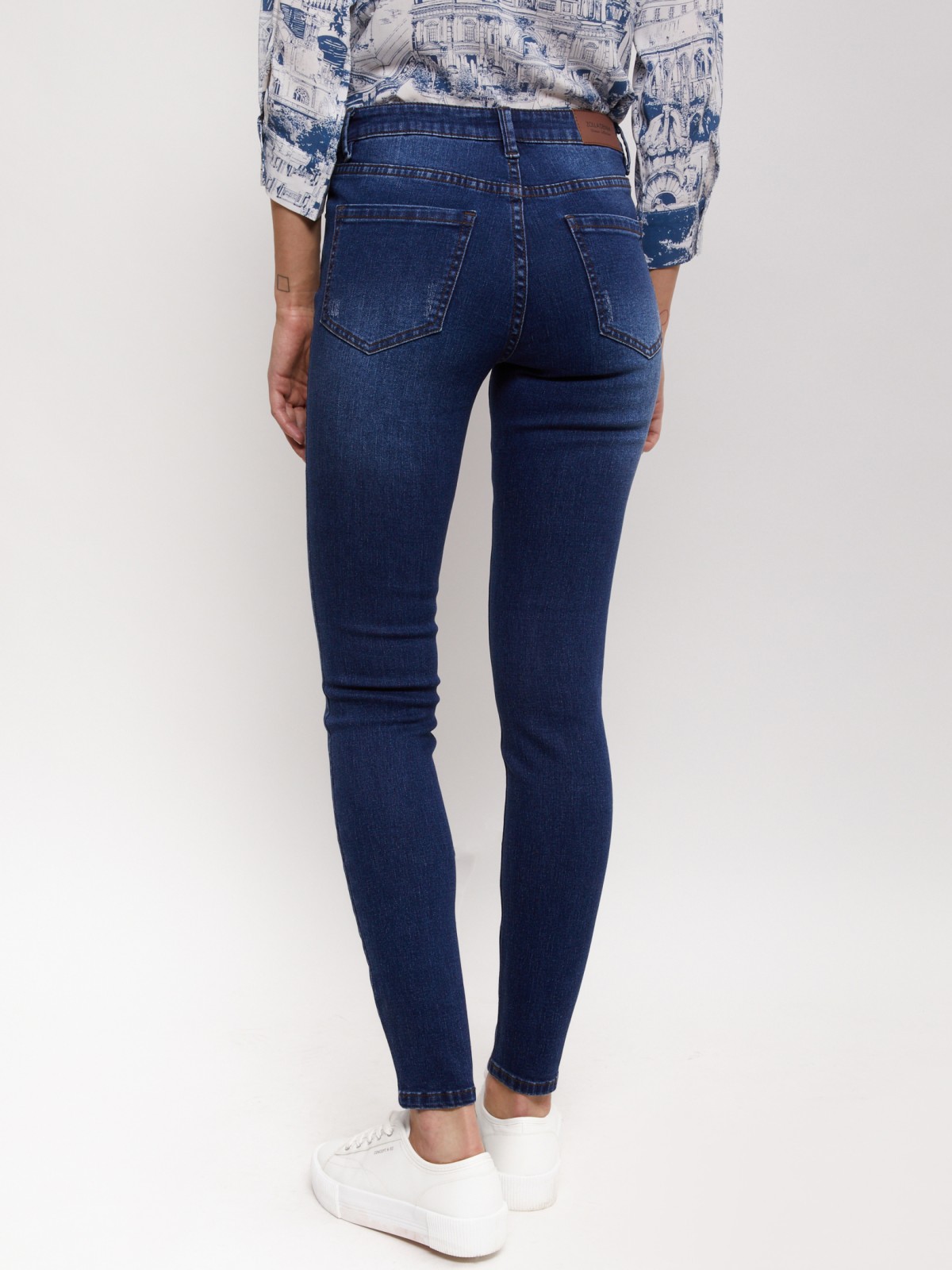 Джинсы силуэта Skinny
