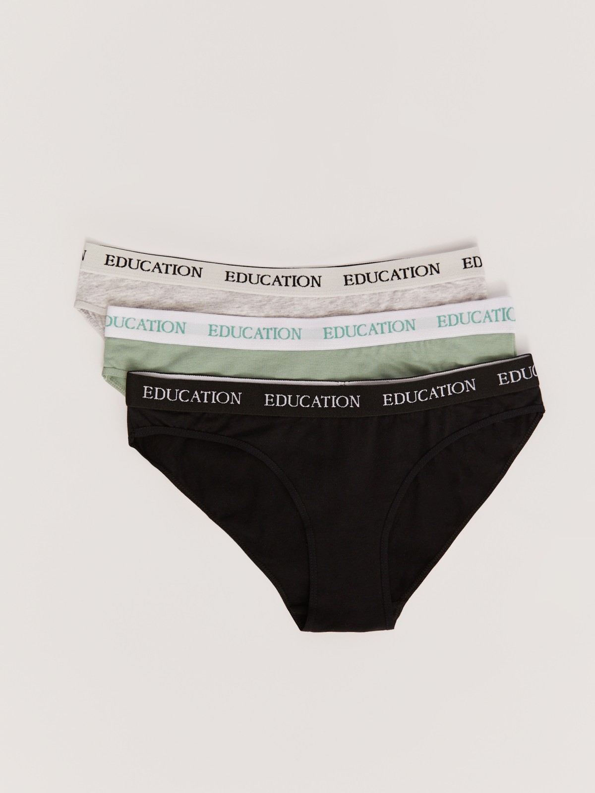 Набор трусов из хлопка 3 шт в комплекте 399₽