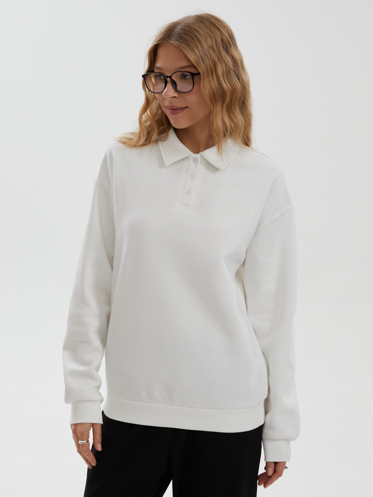 Утеплённый свитшот с воротником и начёсом