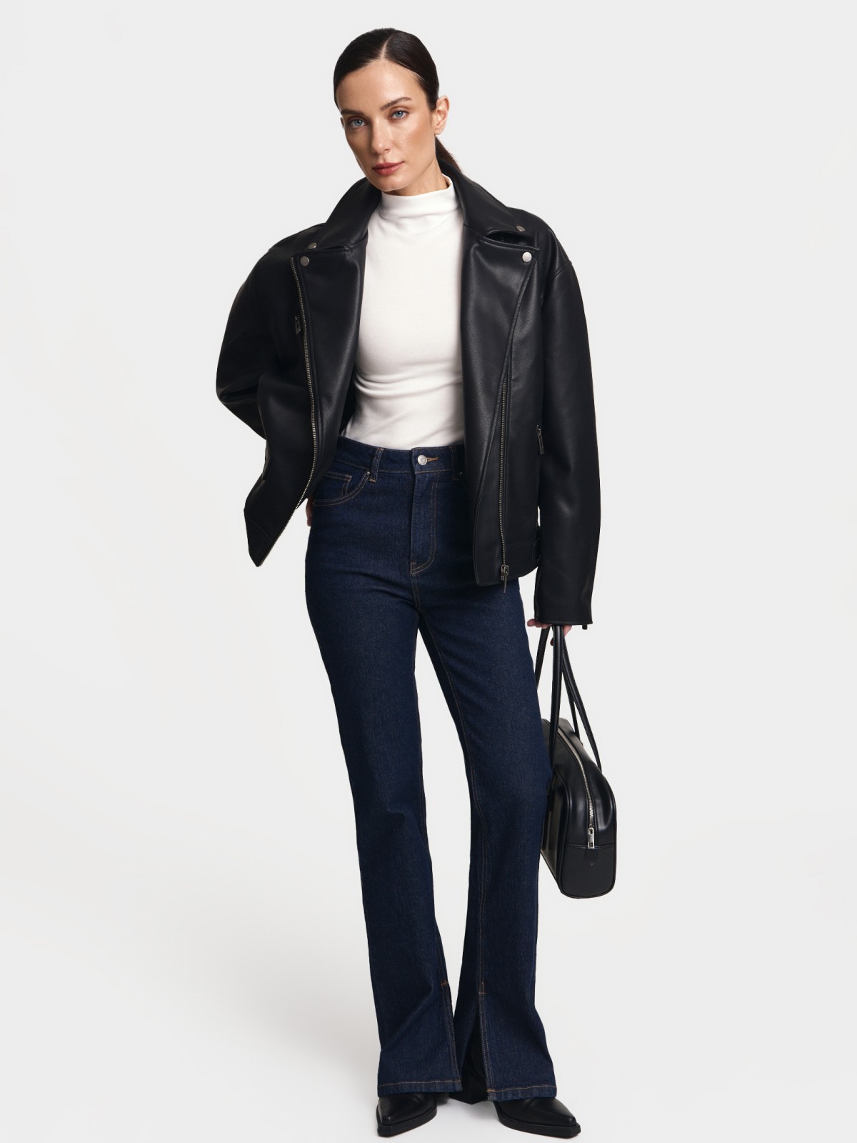 Короткая куртка-косуха оверсайз из экокожи