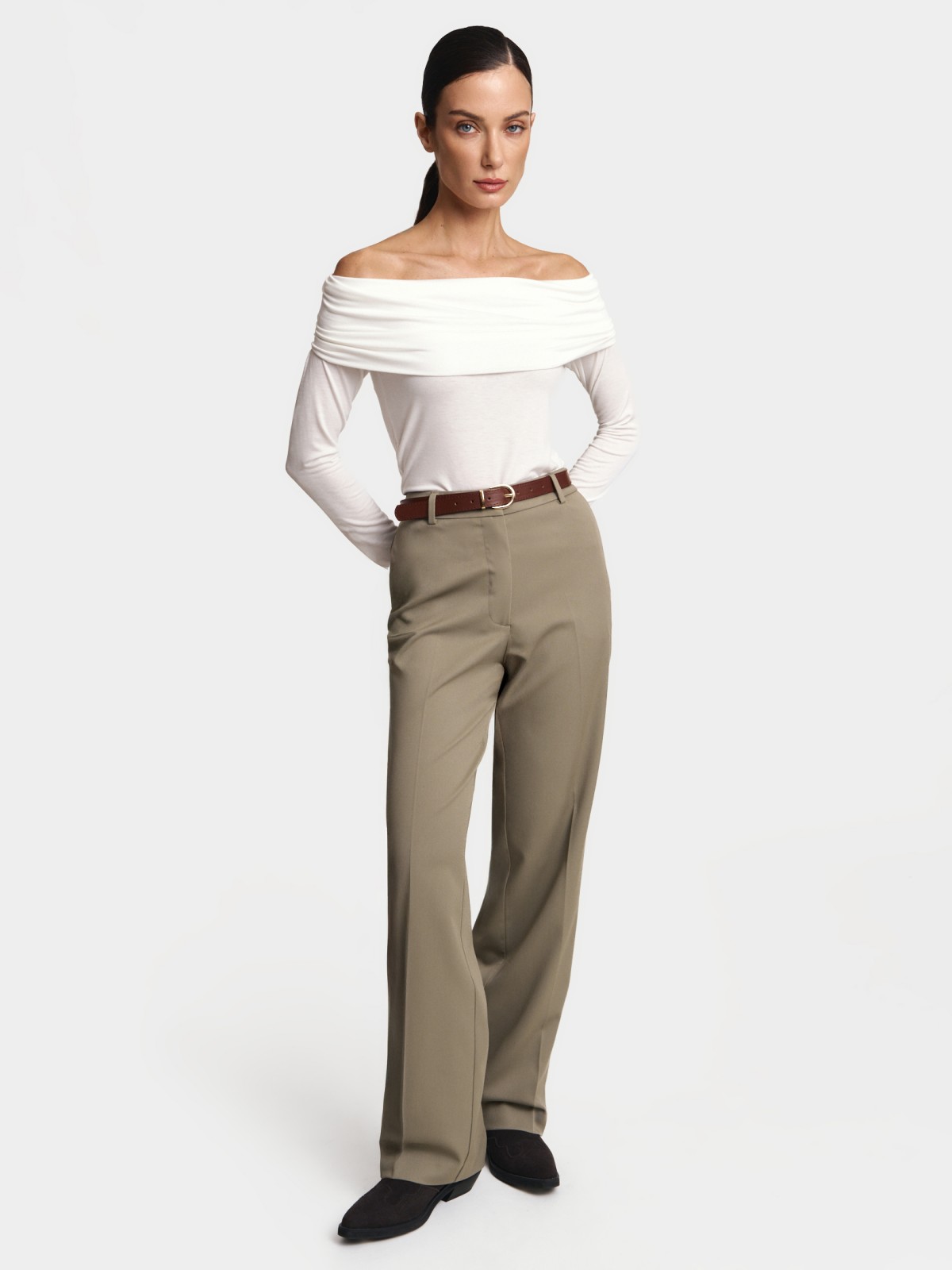 Брюки прямого силуэта со стрелками