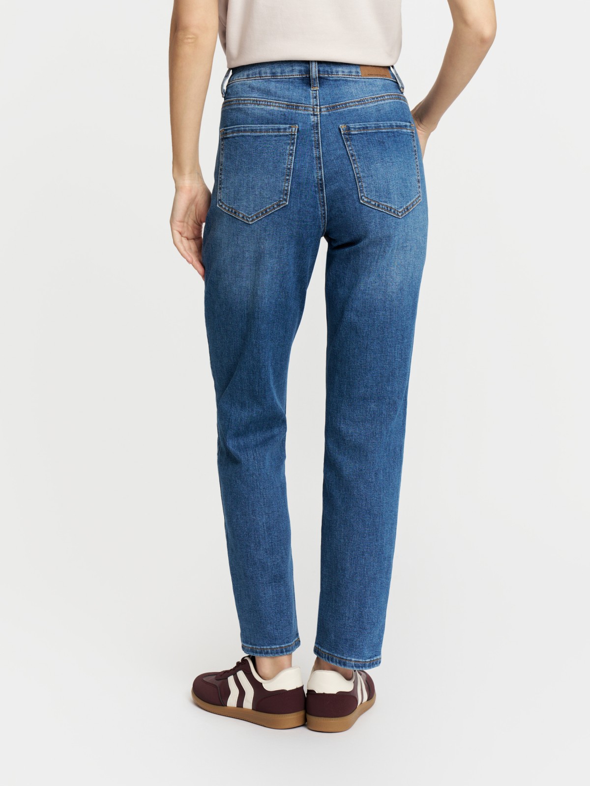 Джинсы силуэта Boyfriend