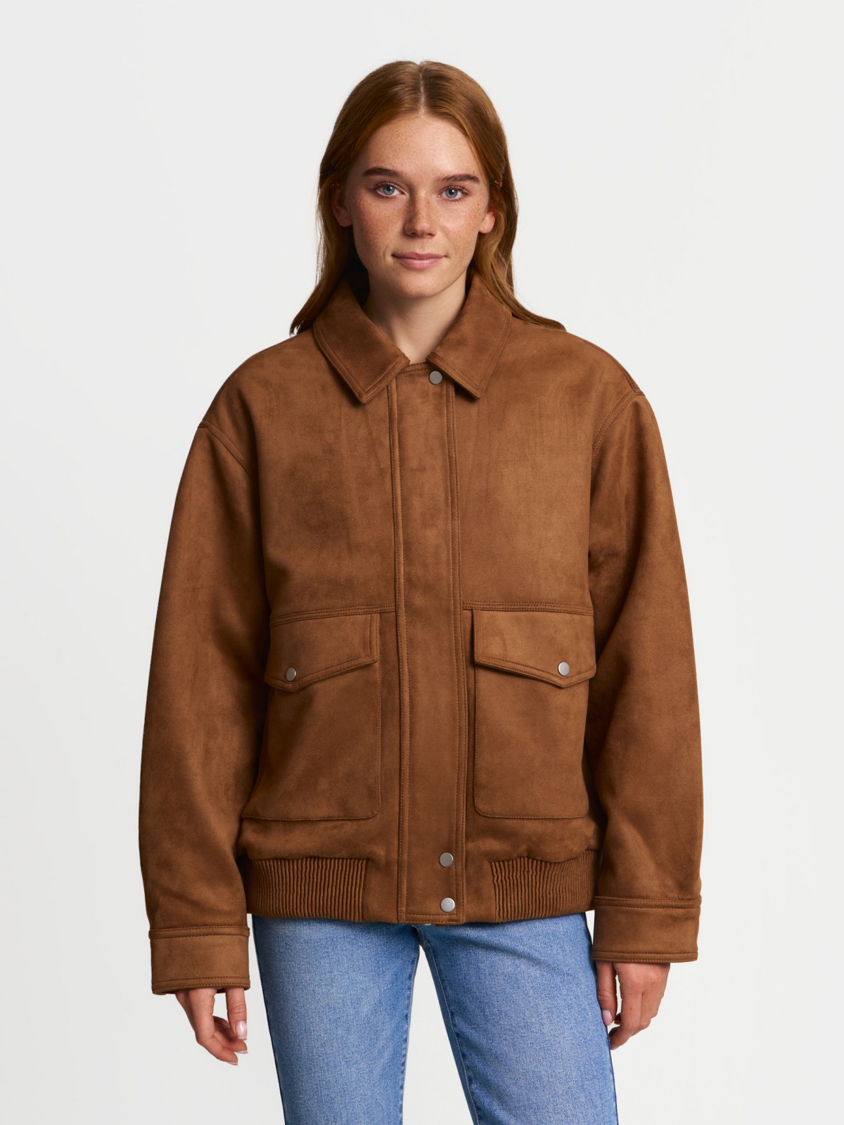 Куртка-бомбер из экозамши с воротником