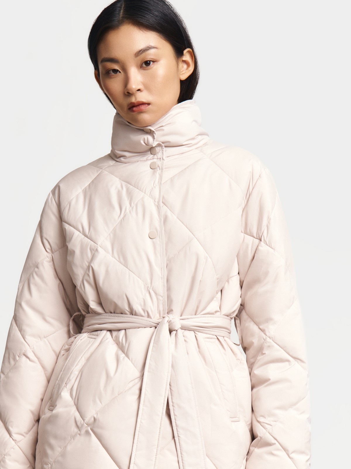 Тёплая куртка с воротником и поясом