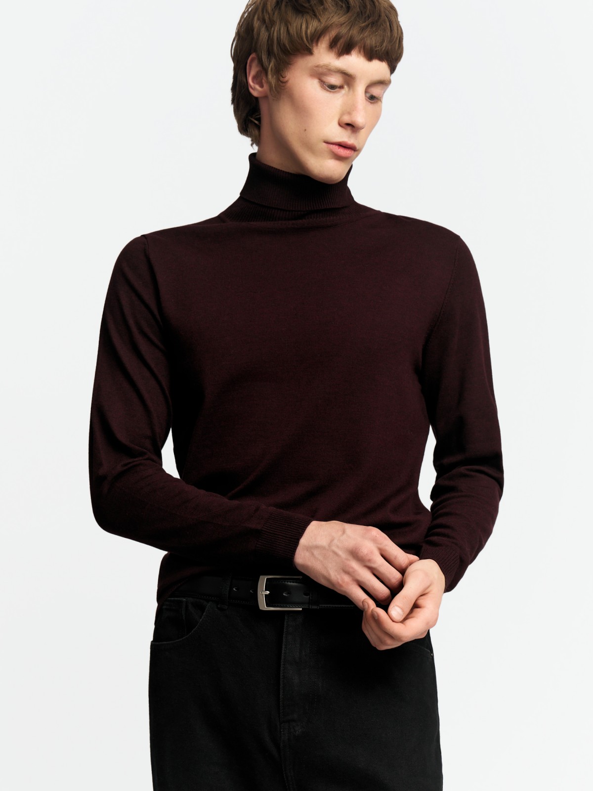 Тонкая трикотажная водолазка с горлом