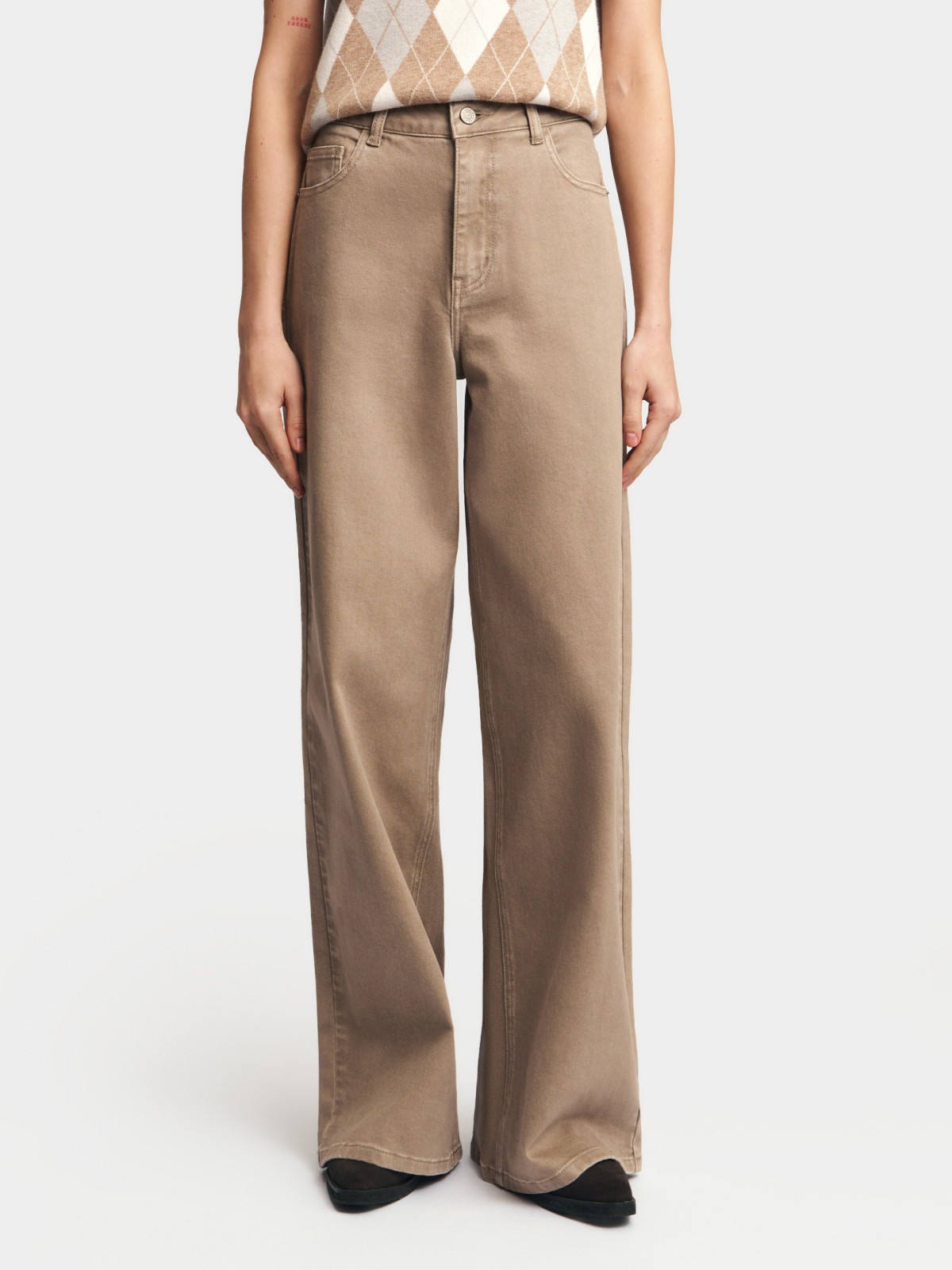 Джинсы силуэта Wide