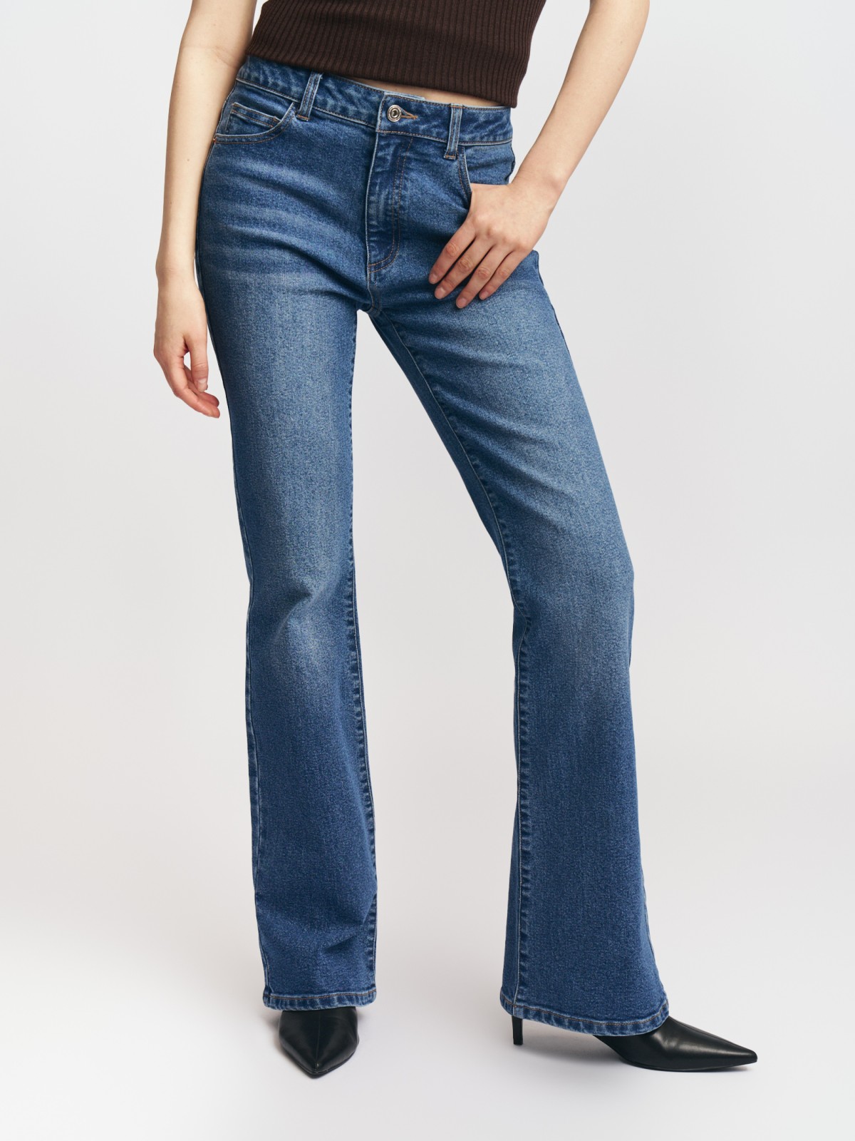 Джинсы силуэта Bootcut со средней посадкой Джинсы силуэта Bootcut со средней посадкой