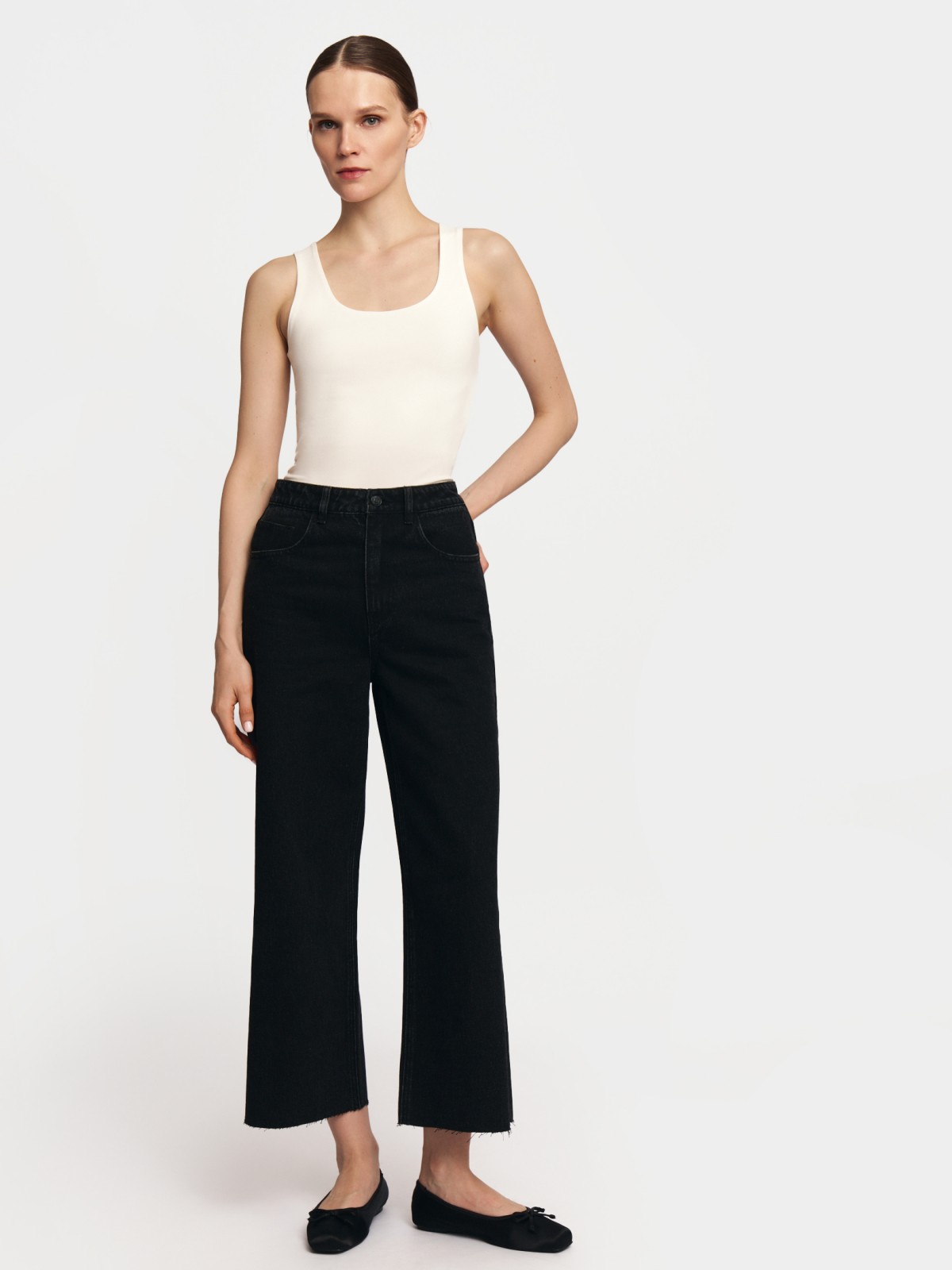 Джинсы силуэта Wide Cropped