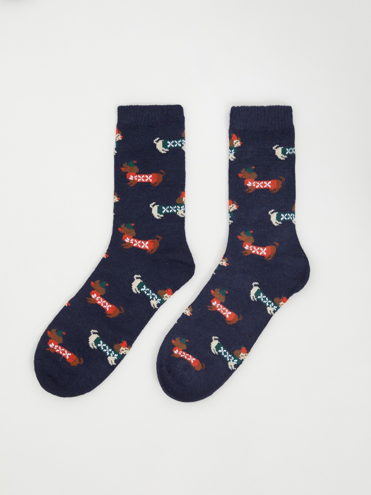 Высокие носки с новогодним узором