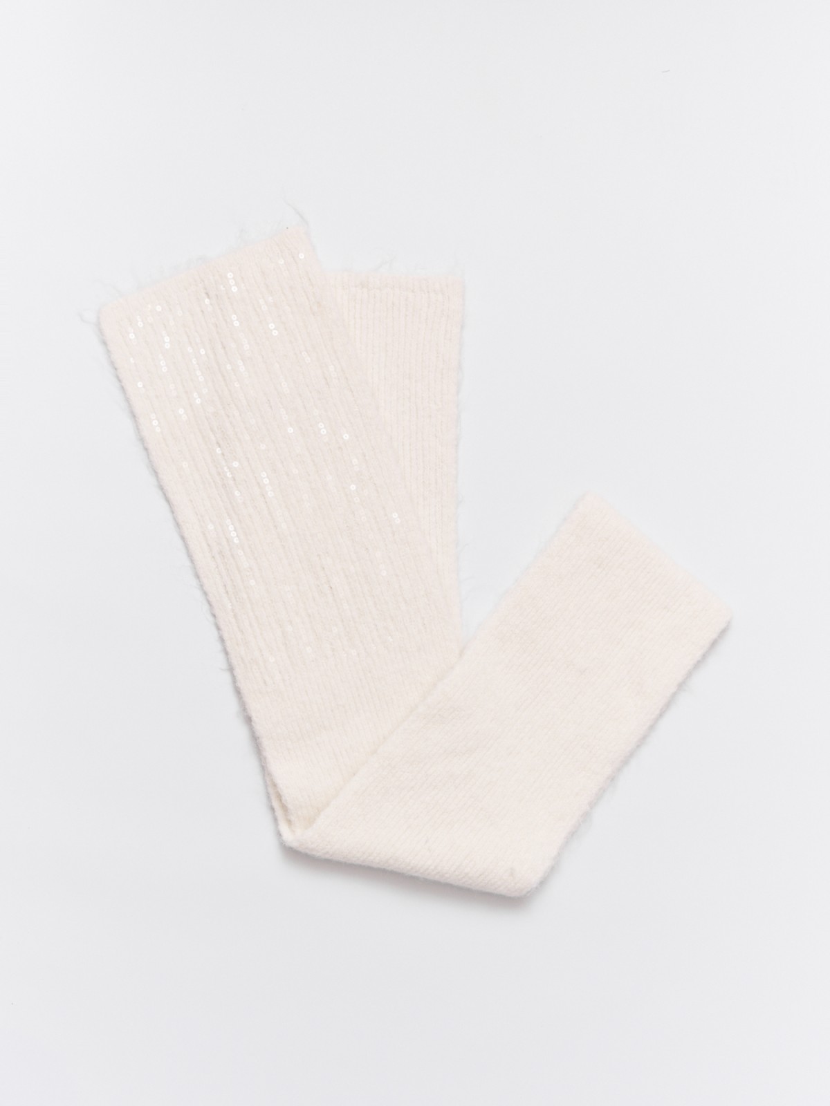 Вязаный шарф с пайетками