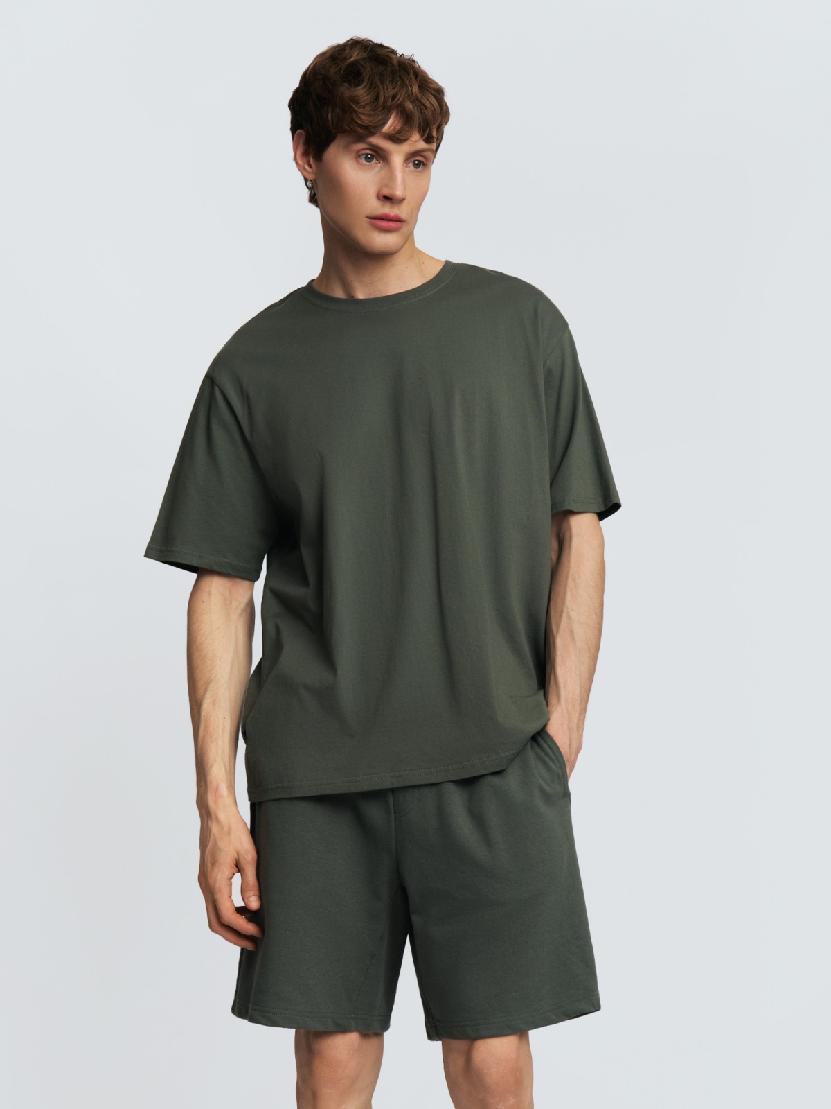 Трикотажные шорты на резинке