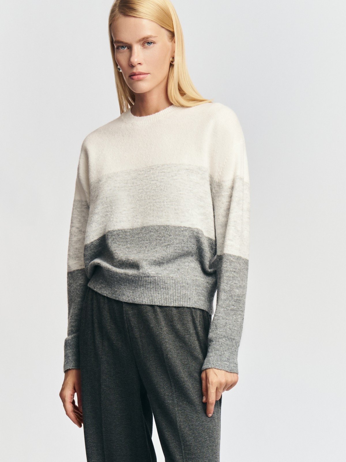 Вязаный джемпер в стиле колор-блок