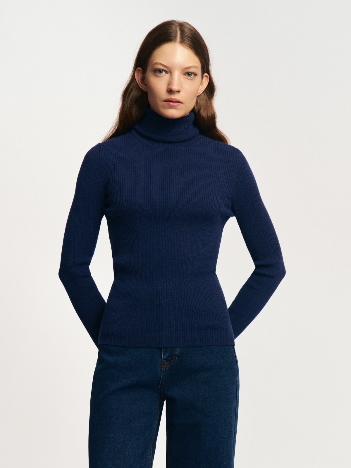 Шерстяной свитер-водолазка с горлом