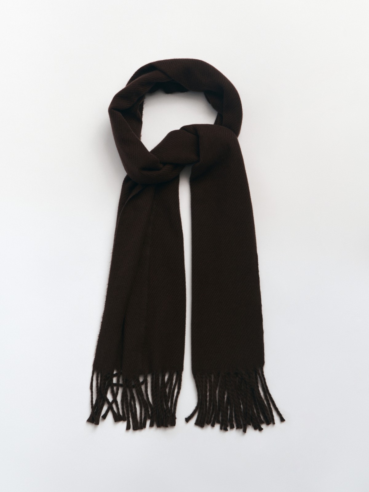 Тканевый шарф с длинной бахромой