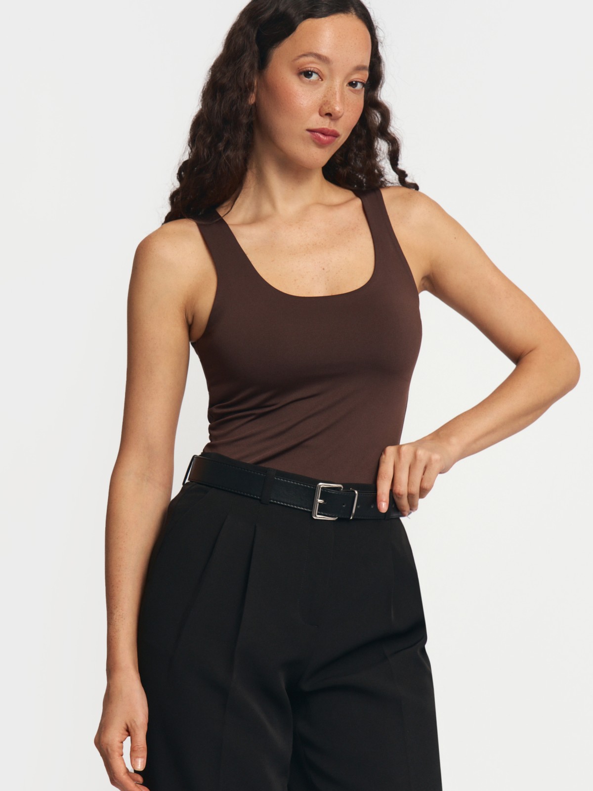 Бесшовный топ-майка без рукавов