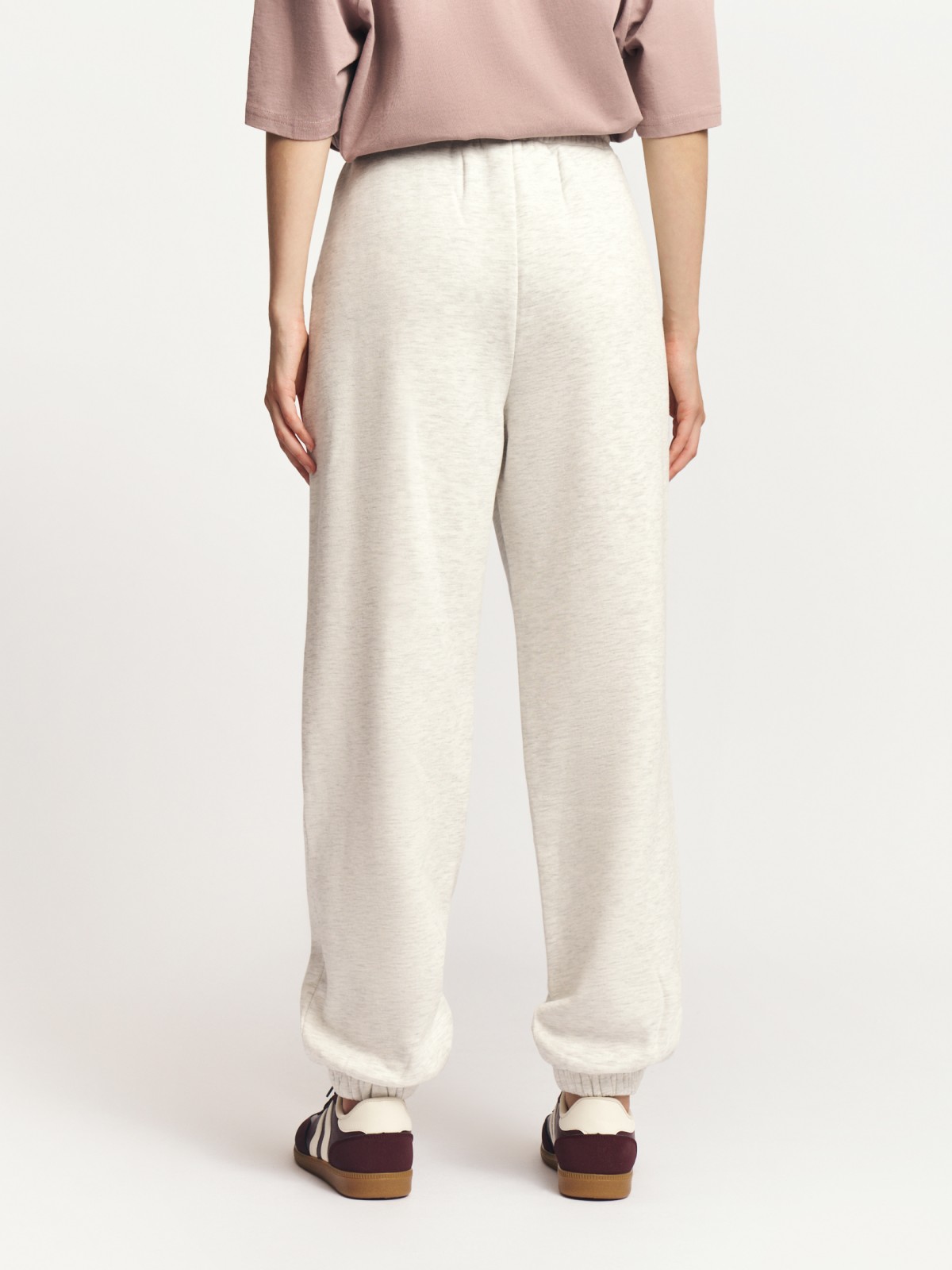 Утеплённые брюки-джоггеры на резинке