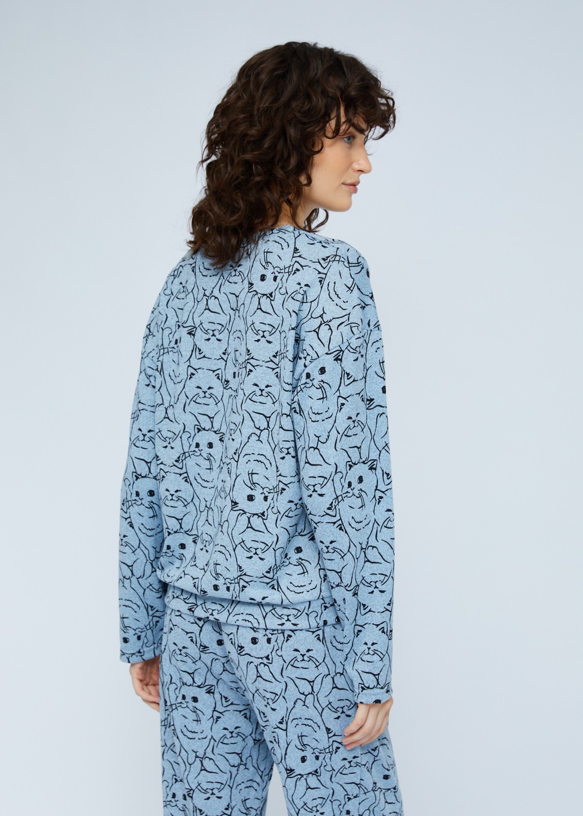 Домашний пижамный комплект (свитшот и штаны)