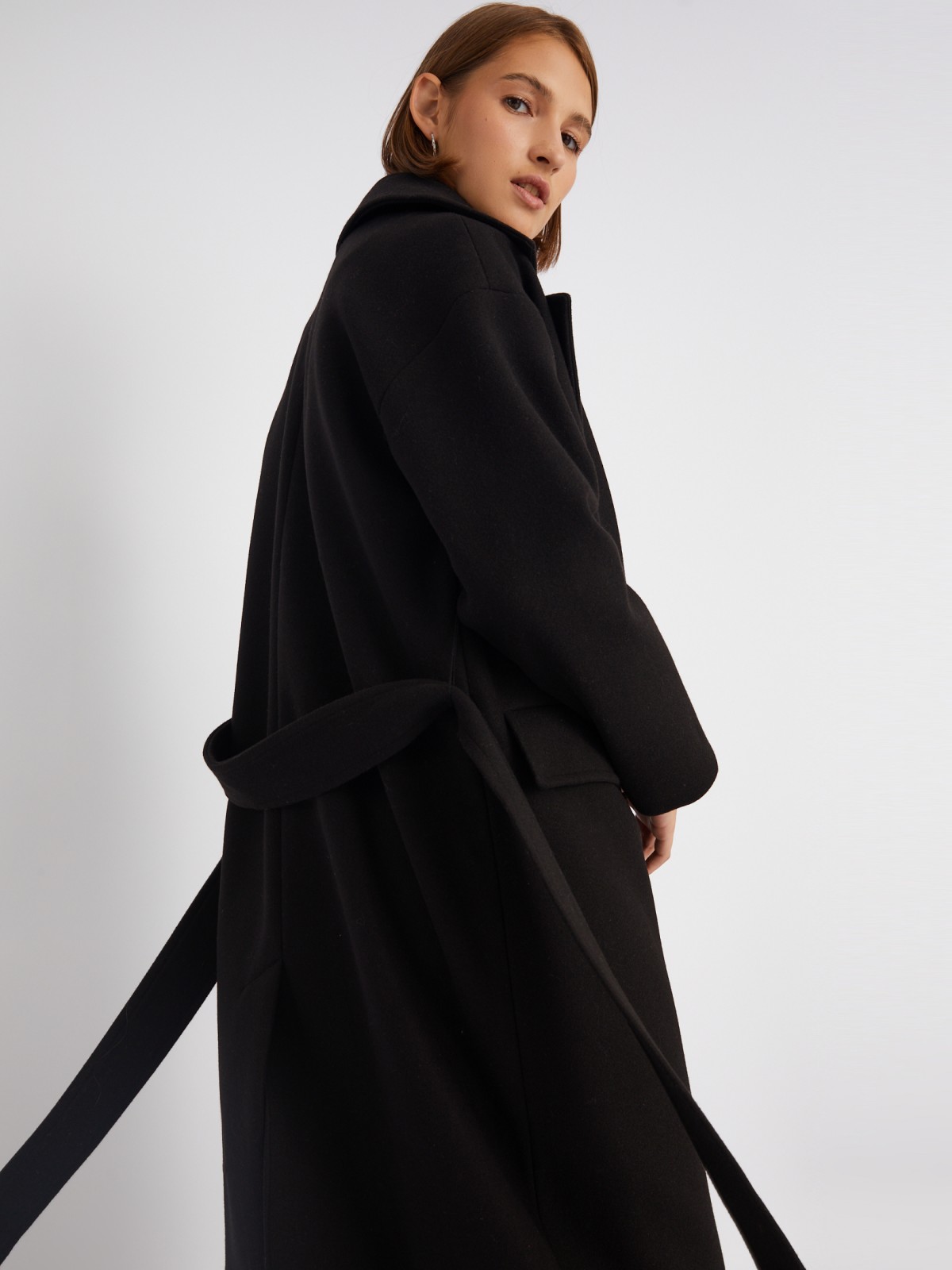 Длинное пальто оверсайз силуэта без утеплителя на пуговицах с поясом zolla 023335857024, цвет черный, размер XS - фото 3