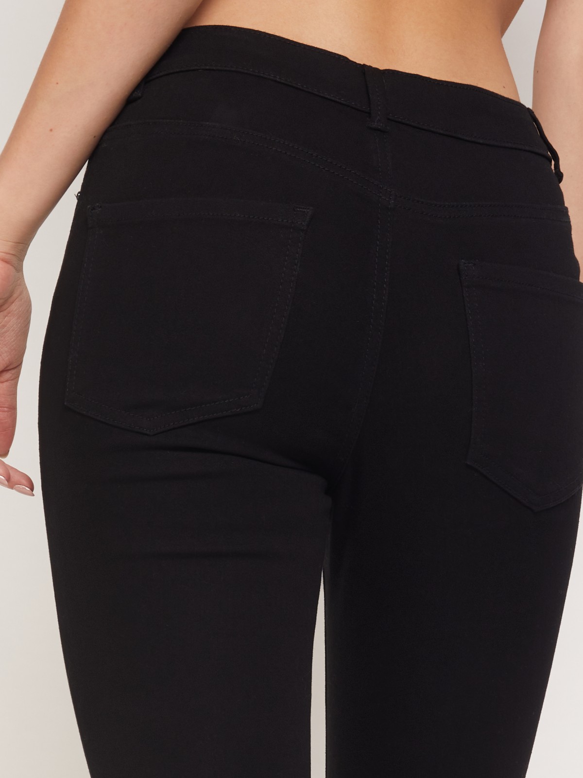 Джинсы силуэта Skinny