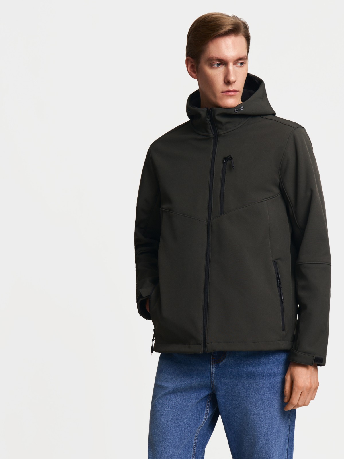 Лёгкая куртка-ветровка без утеплителя с капюшоном