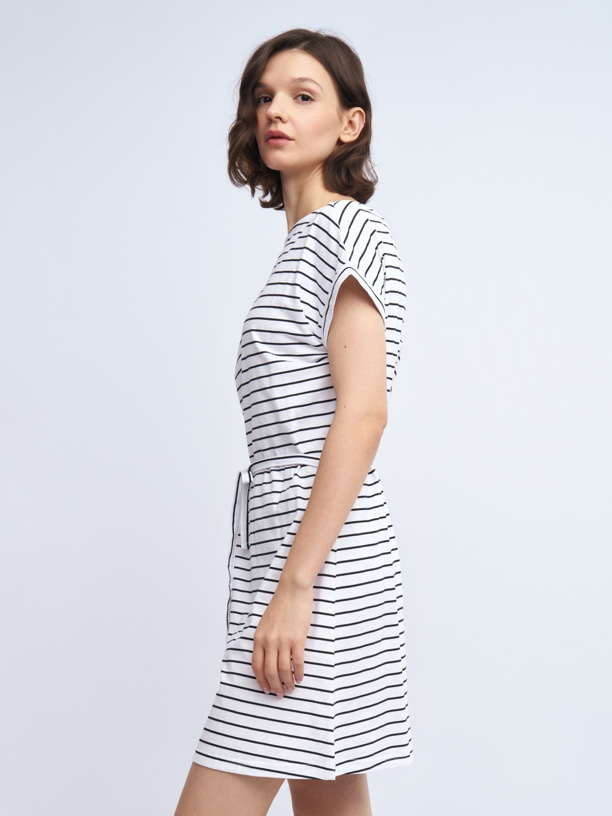 Платье-футболка из хлопка с поясом