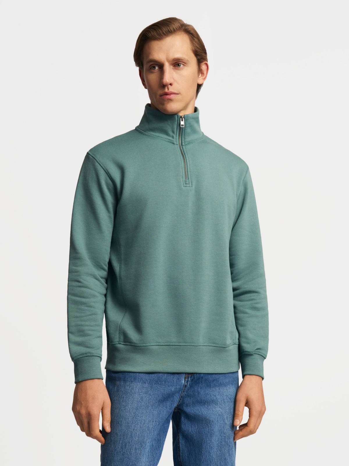 Однотонный свитшот на молнии