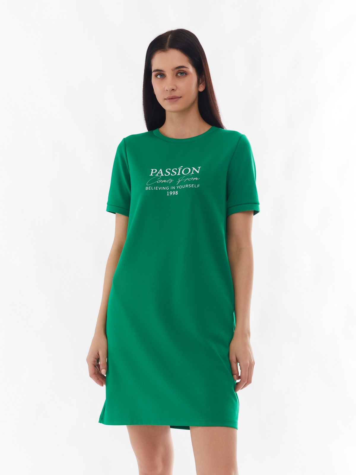 Платье-футболка с коротким рукавом и принтом-надписью zolla 024138135132, цвет зеленый, размер S - фото 1
