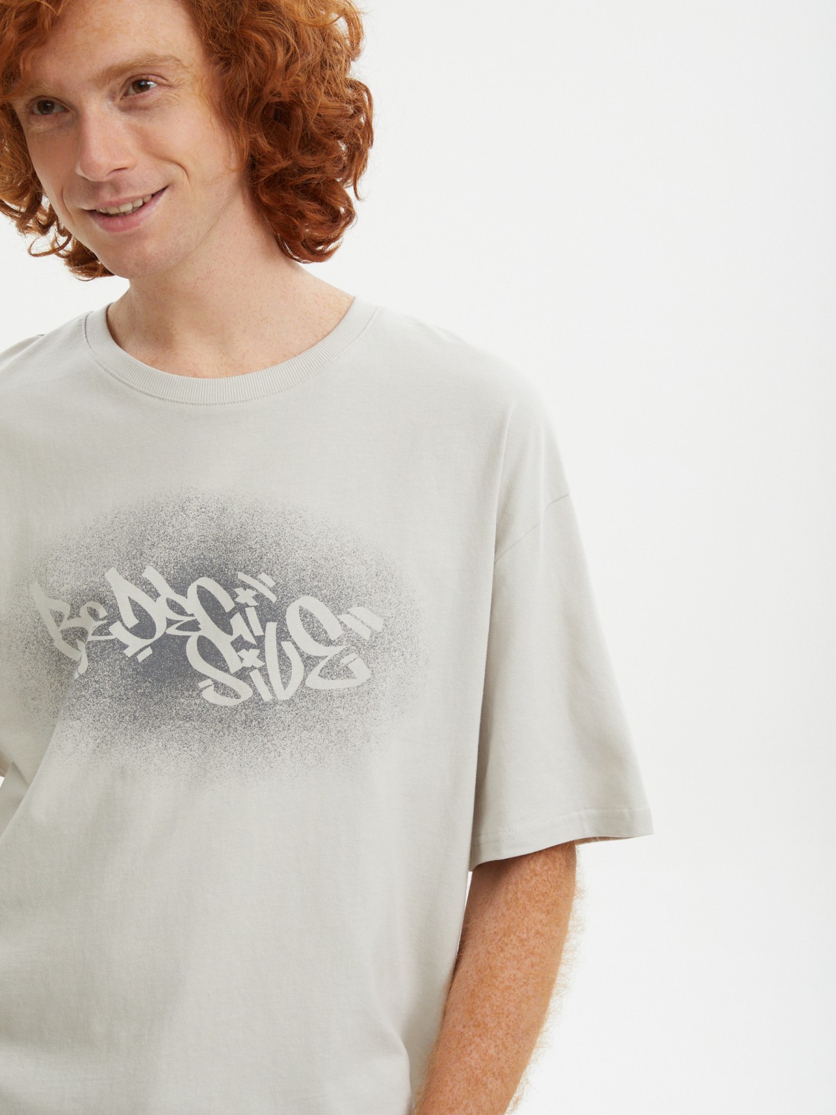 Футболка оверсайз из хлопка с граффити