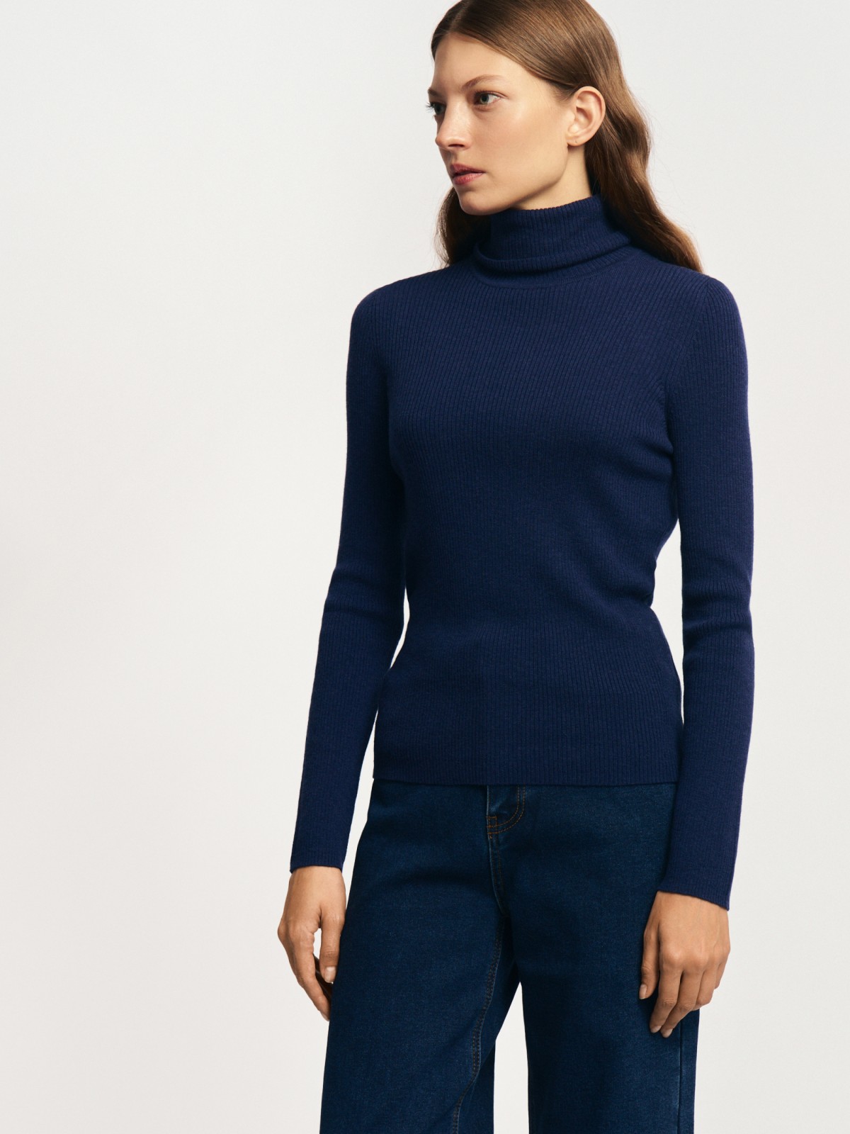 Шерстяной свитер-водолазка с горлом