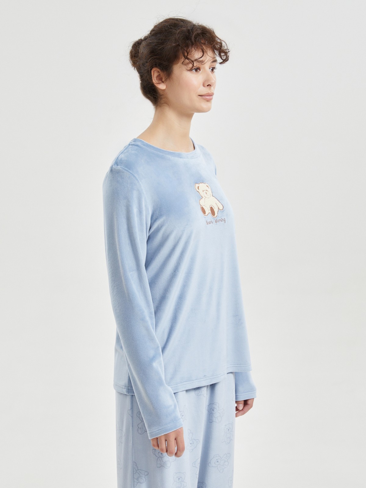 Джемпер-лонгслив из велюра с вышивкой