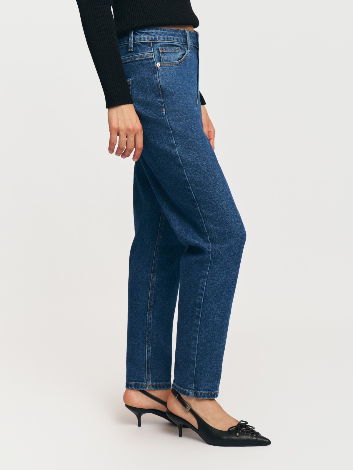 Джинсы силуэта Mom Fit с высокой посадкой