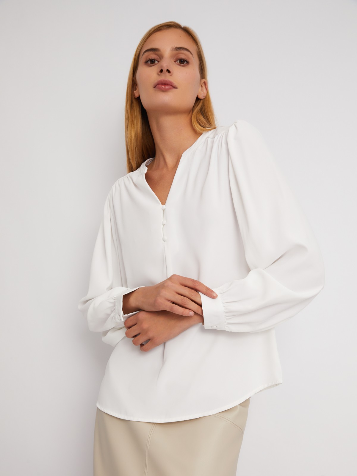Блузка с объёмными рукавами и V-образным вырезом на груди zolla 024121159122, цвет молоко, размер XS - фото 4