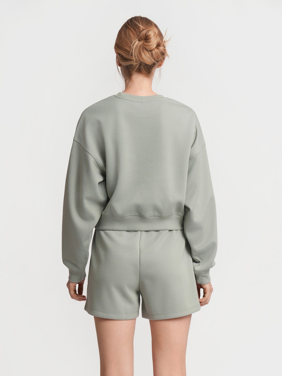 Толстовка с длинными  рукавами