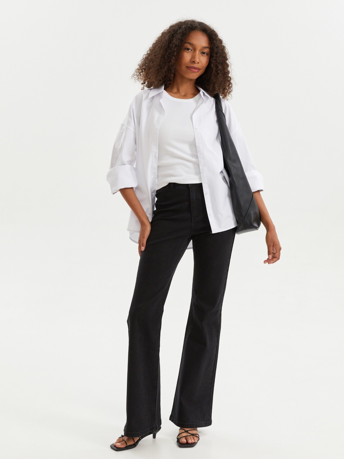 Джинсы силуэта Bootcut со средней посадкой