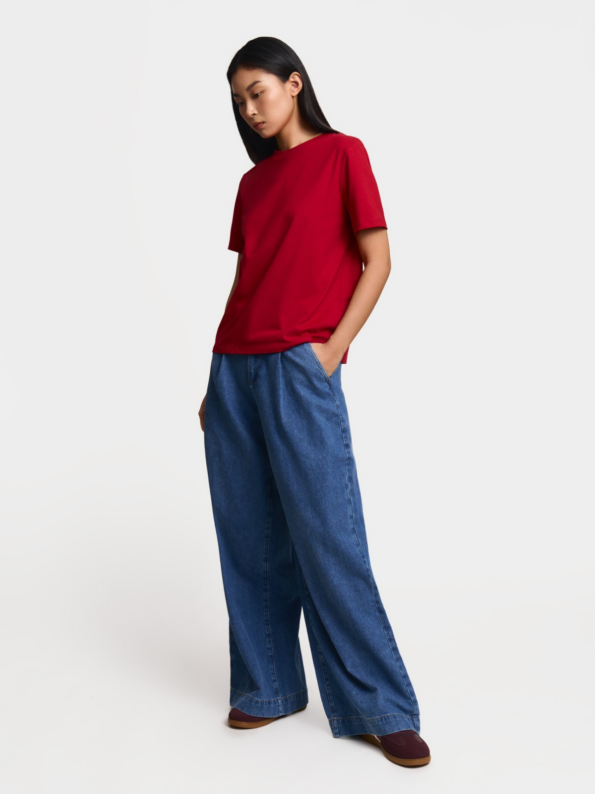 Джинсы силуэта Wide с защипами