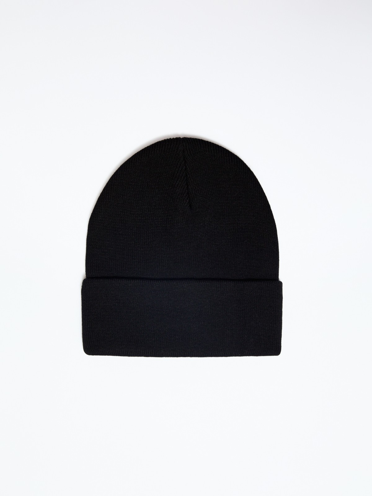 Трикотажная шапка-бини с отворотом