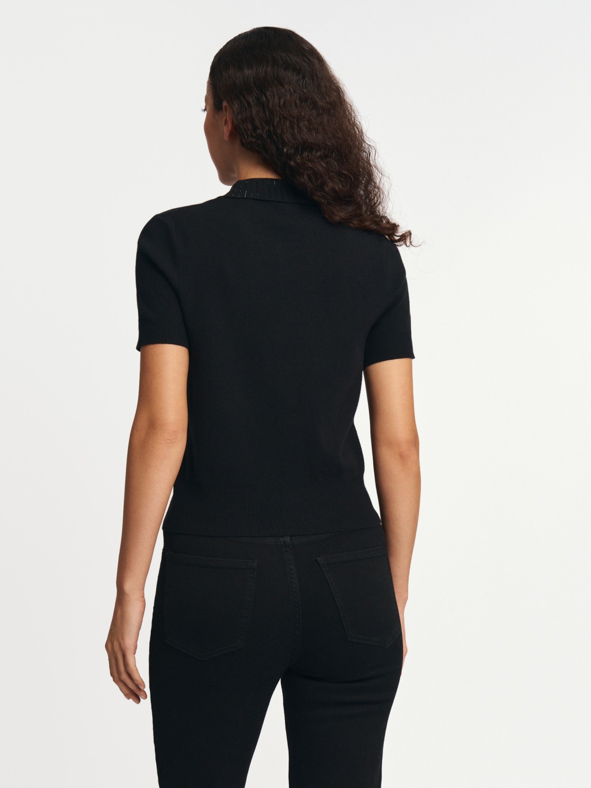 Нарядный джемпер поло со стразами