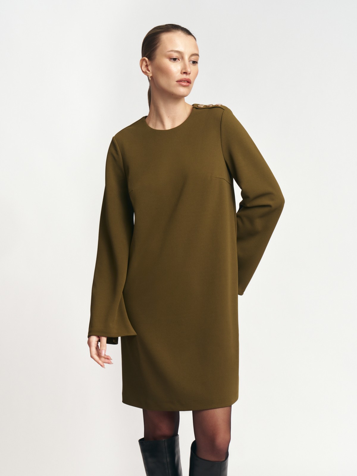 Однотонное платье мини с длинным рукавом