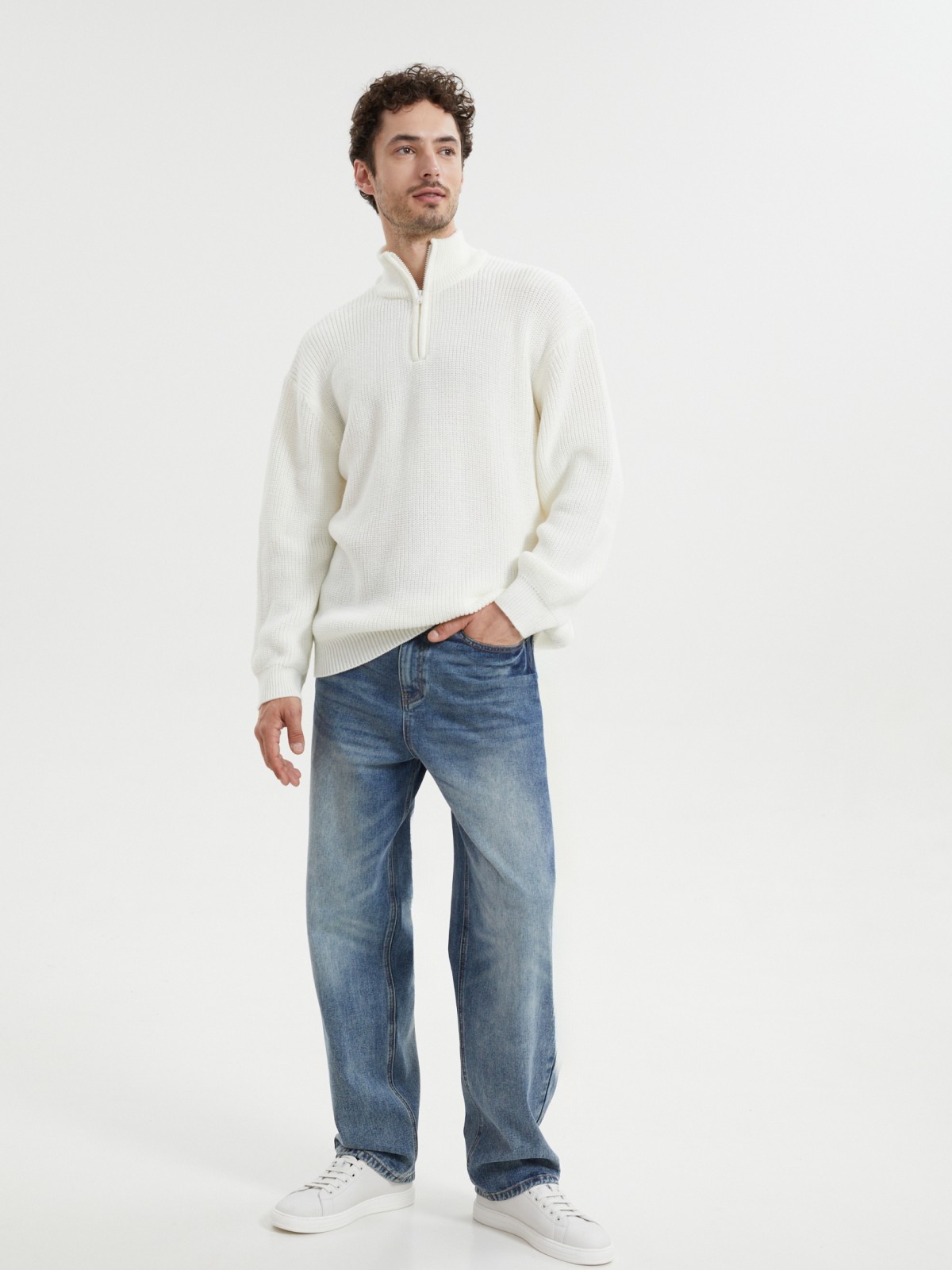 Джинсы фасона Loose